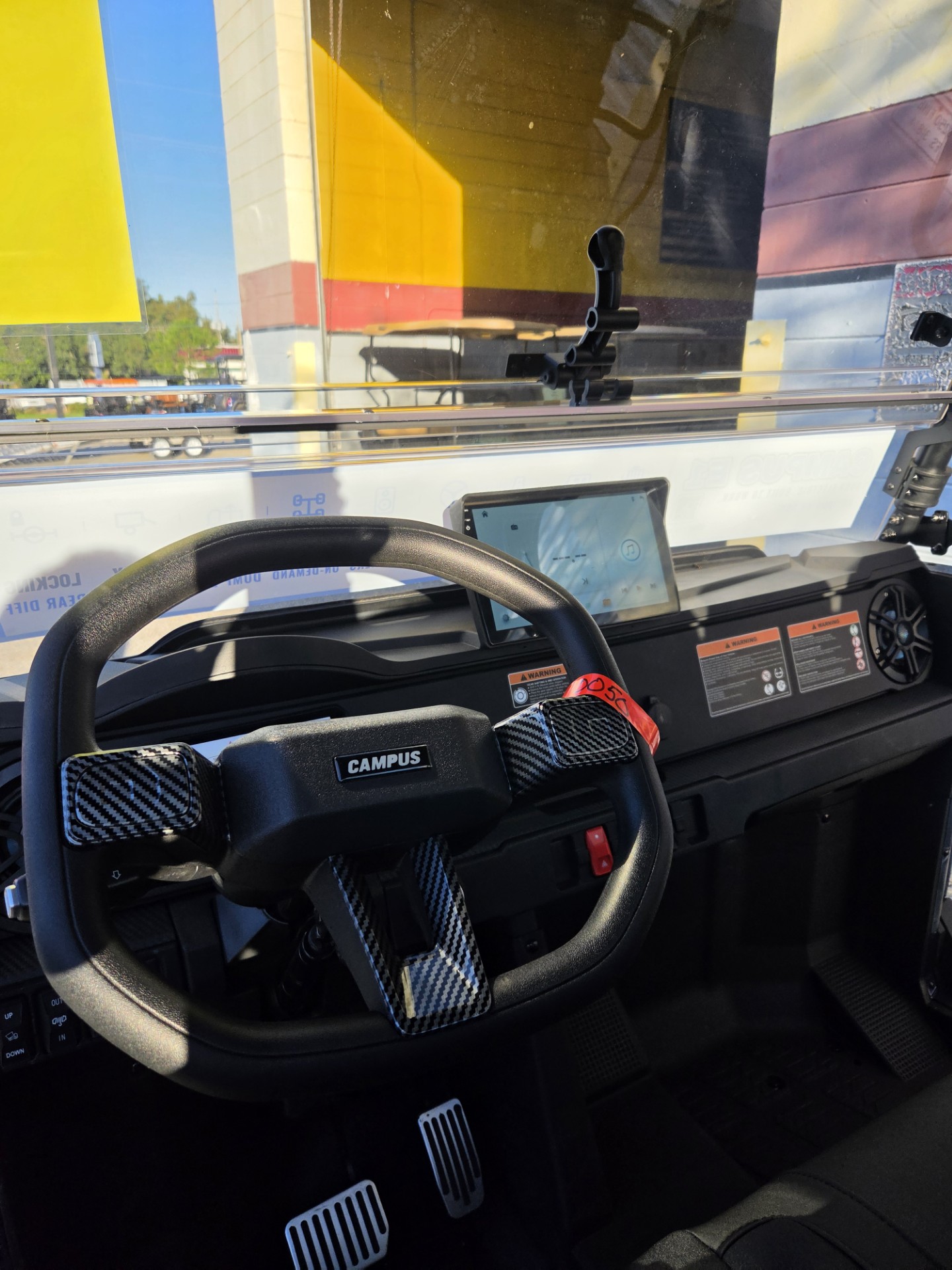 2026 Solana Campus E1 UTV - Lithium - Image 4